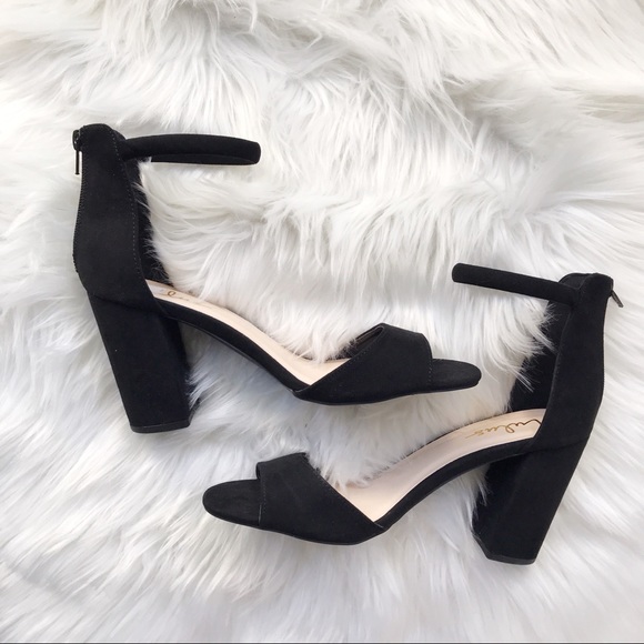 Lulus Shoes - Lulu’s Black Heels w/ thick heel